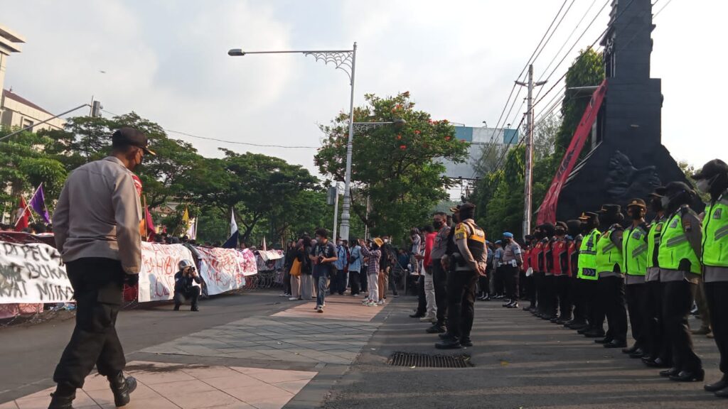 jawa-tengah-menggugat-rakyatnya-sengsara-negaranya-kalah-oligarki-tetap-berkuasa